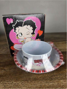 Betty Boop 4 Piece Tableware Set 2008 Bowl Mug Fork Spoon New in Box Rare